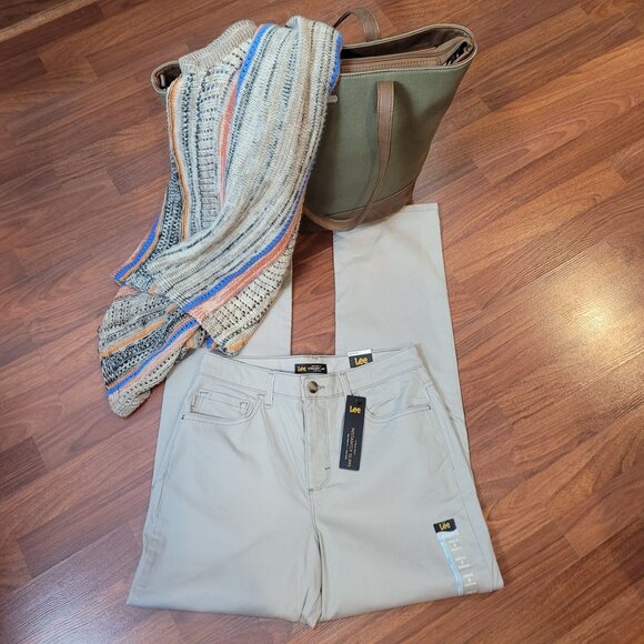 Lee Relaxed Fit Straight Leg High Rise Pants Beige Size 8 Medium New With Tags - Picture 8 of 9